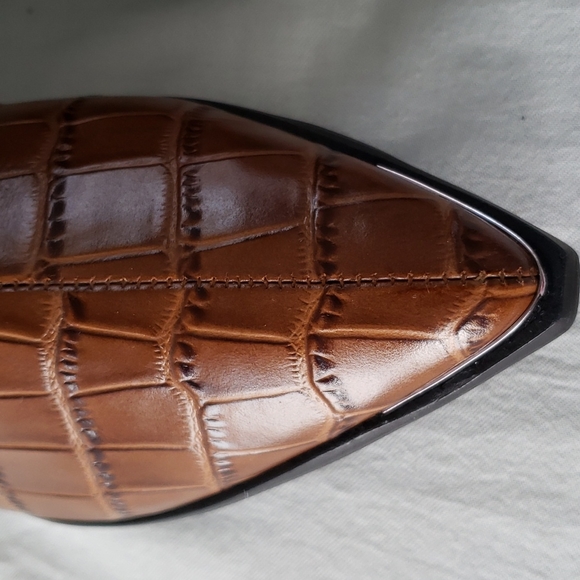 NEW Marc Fisher Yale Chelsea Boot - Picture 6 of 13